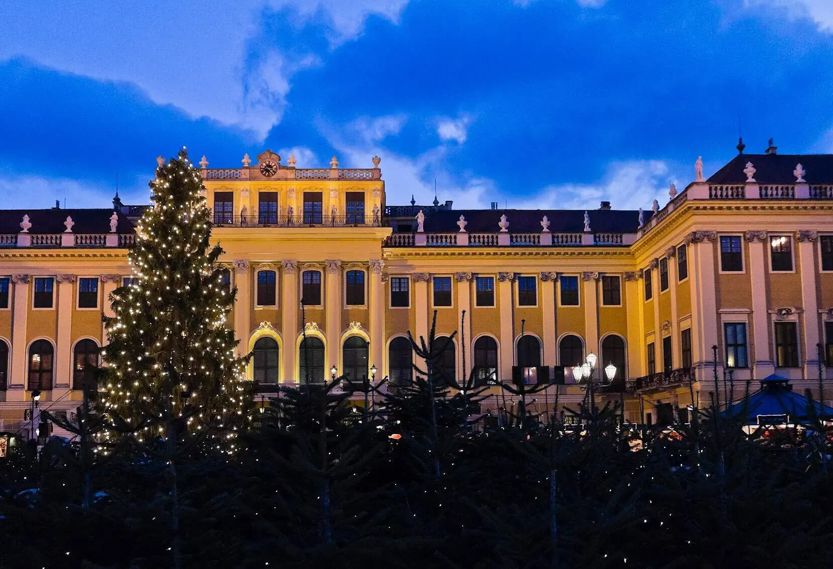 AUSTRIA_SCHONBRUNN_CHRISTMAS_MARKET