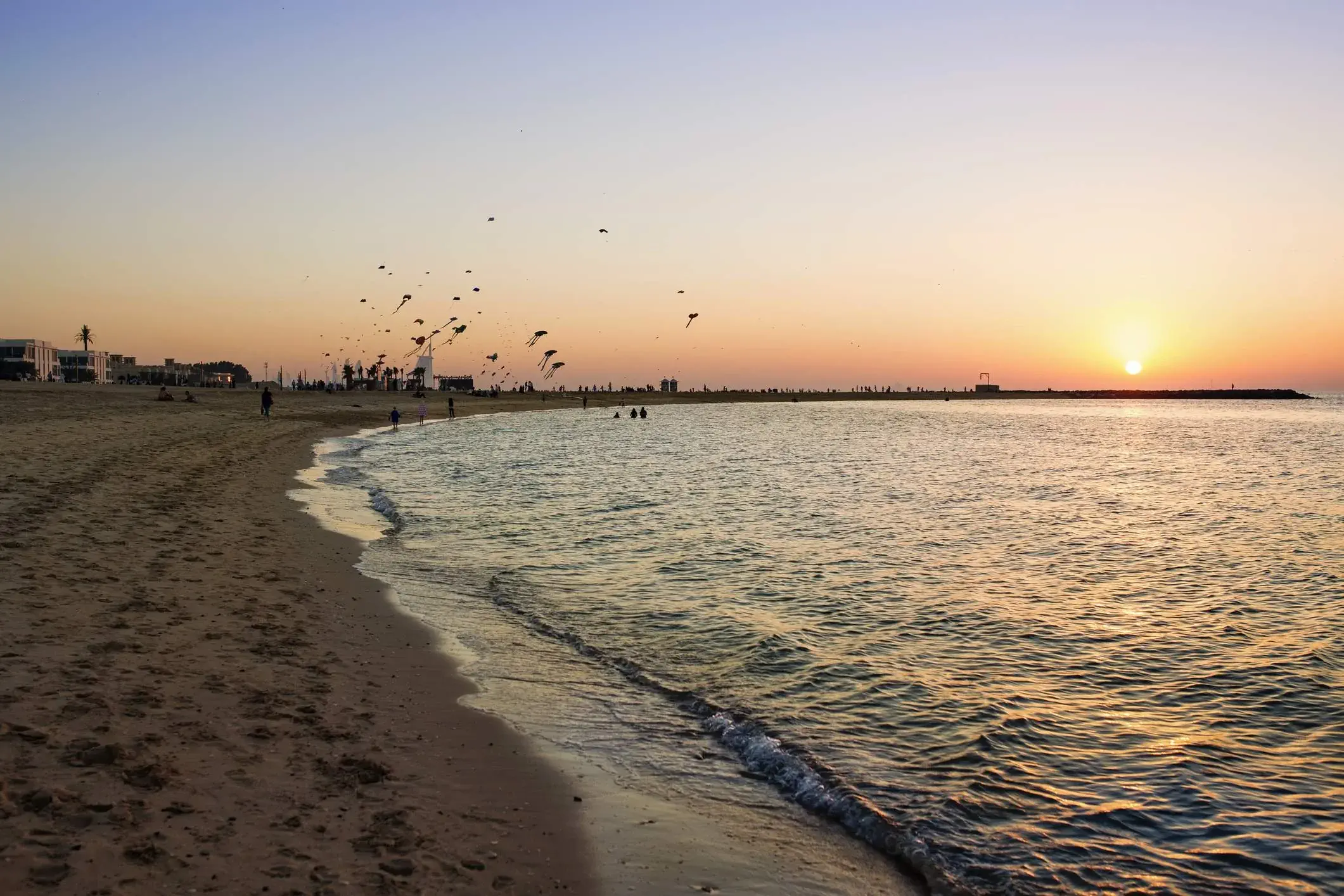 DEST_DUBAI_KITEBEACH_gettyimages