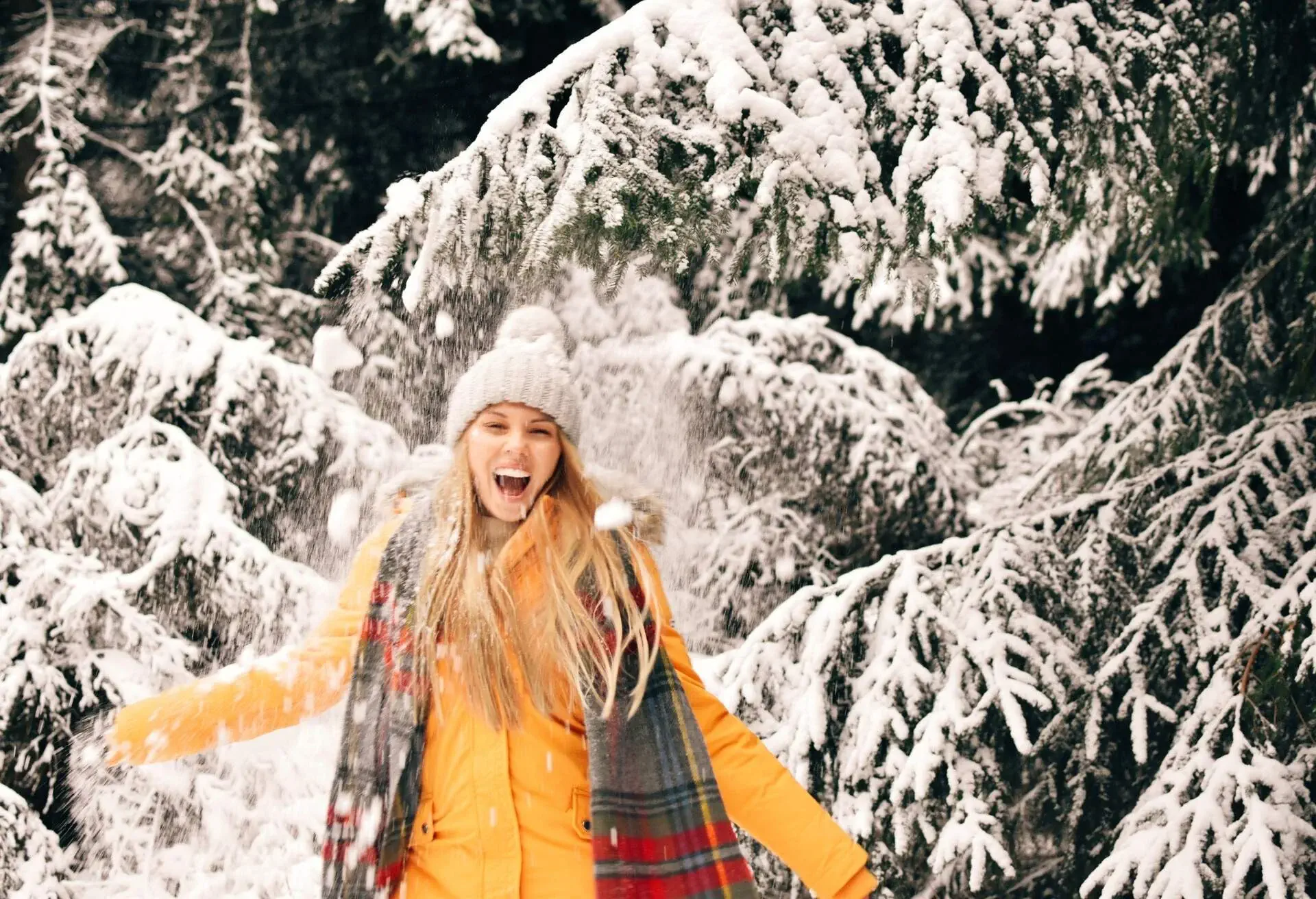 GERMANY_TORFHAUS_THEME_PEOPLE_WOMAN_SNOW