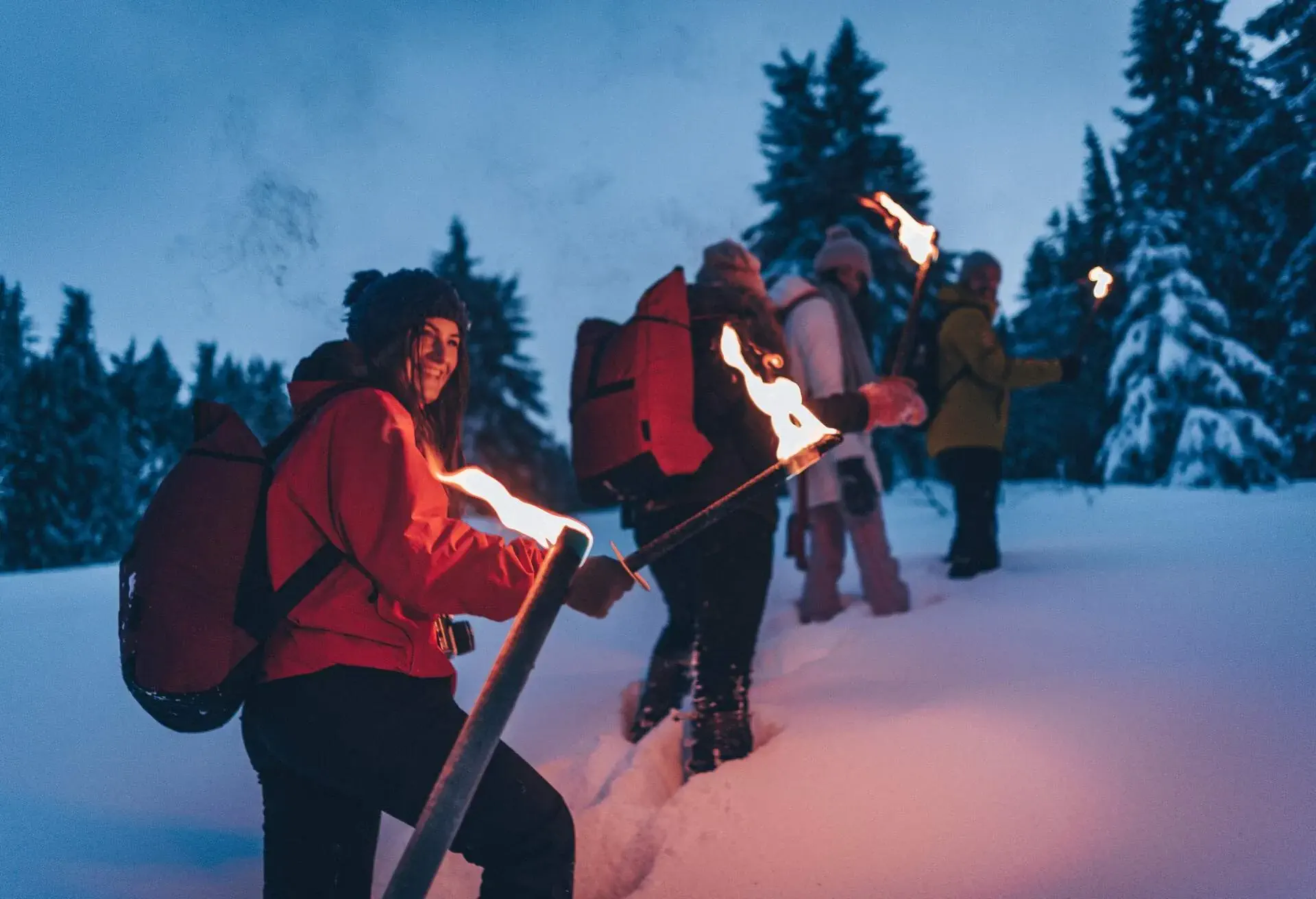 HIKING_GERMANY_PEOPLE_FRIENDS_HIKE_WINTER