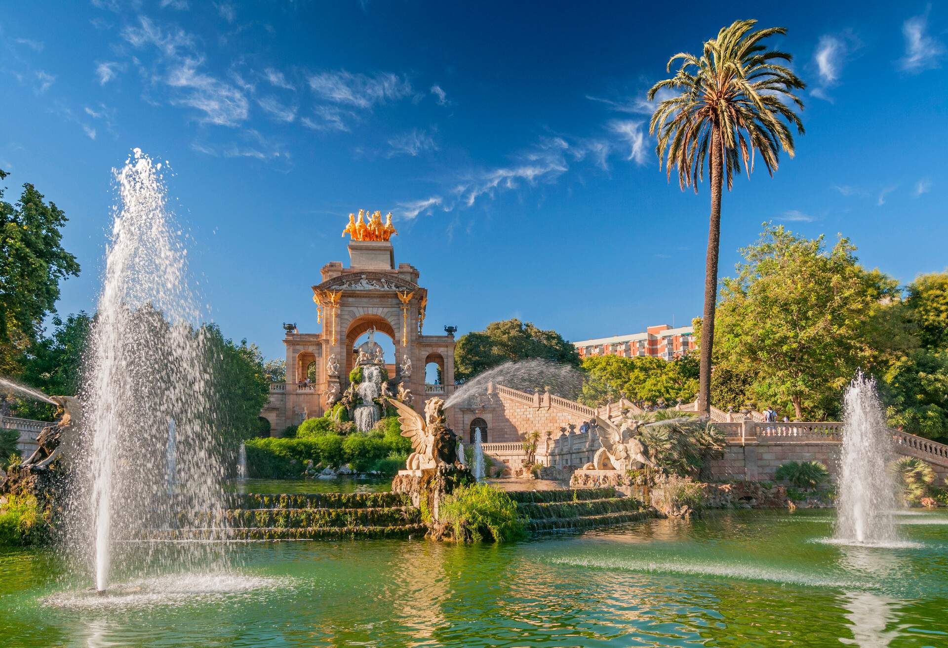 DEST_SPAIN_BARCELONA_Fountain-Parc-De-la-Ciutadella_GettyImages-660409862_Universal