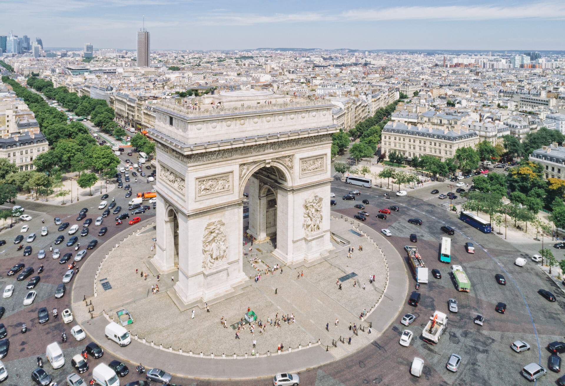 DEST_FRANCE_PARIS_ARC DE TRIOMPHE-GettyImages-858834764