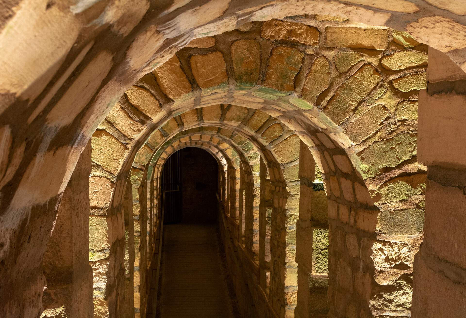 DEST_FRANCE_PARIS_CATACOMBS_shutterstock_1581108376