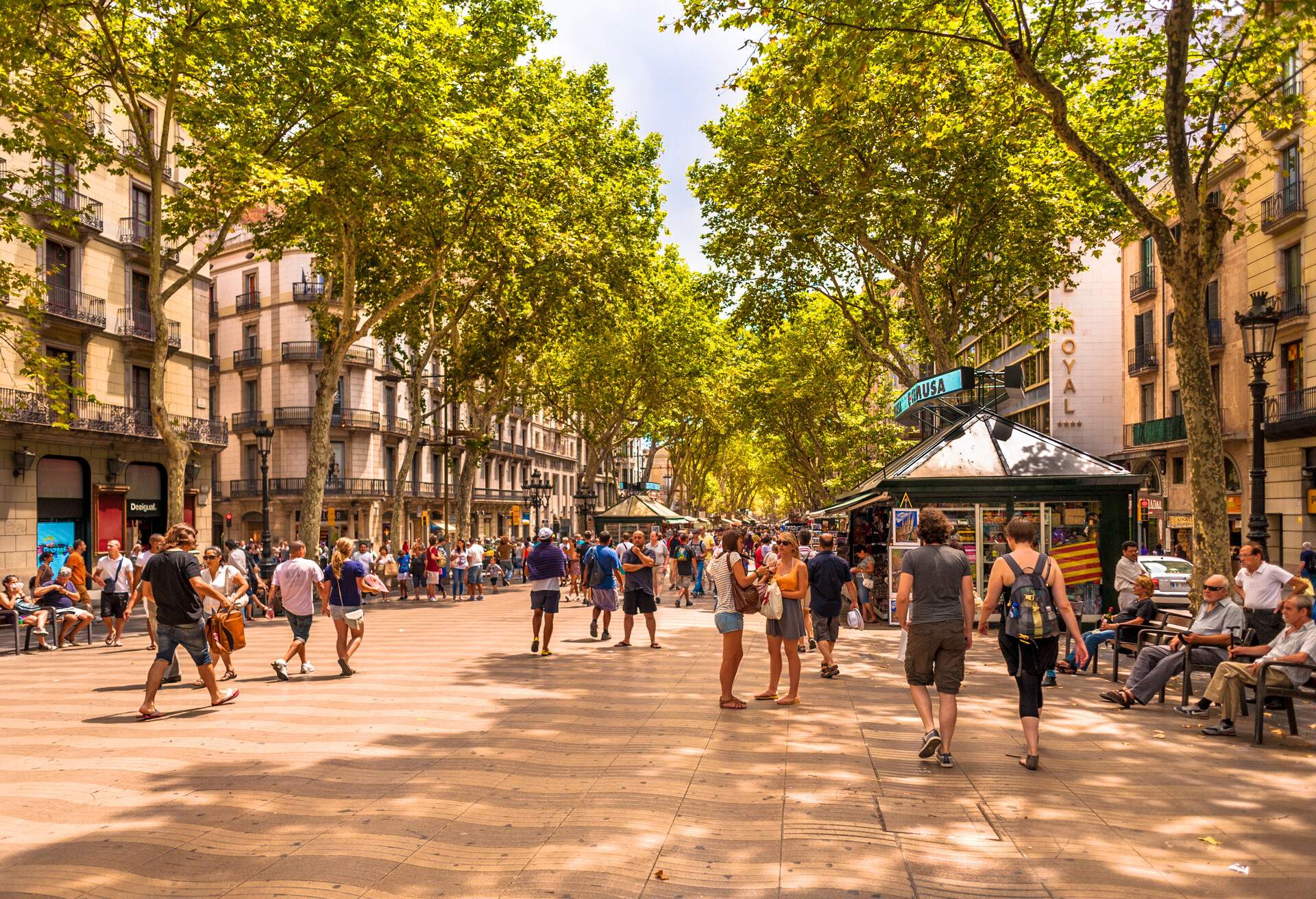 DEST_SPAIN_BARCELONA_LAS-RAMBLAS_GettyImages-496875739