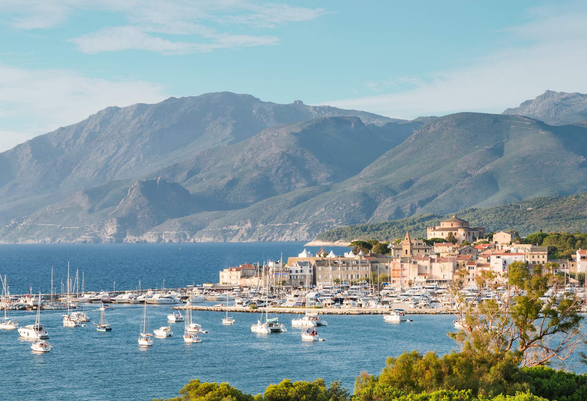 DEST_FRANCE_CORSICA_SAINT-FLORENT-shutterstock-premier_221658988