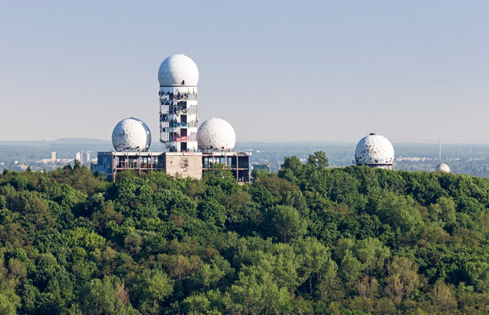 Verlassen, aber mit prächtiger Aussicht: Erkunde den Teufelsberg