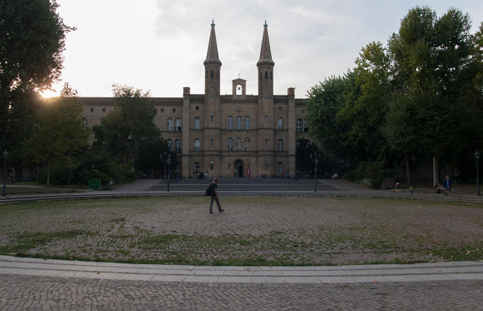 Der Kunstraum Kreuzberg/Bethanien, ein Ausstellungsraum für moderne Kunst, ist einer der möglichen Stopps auf einer alternativen Stadtführung