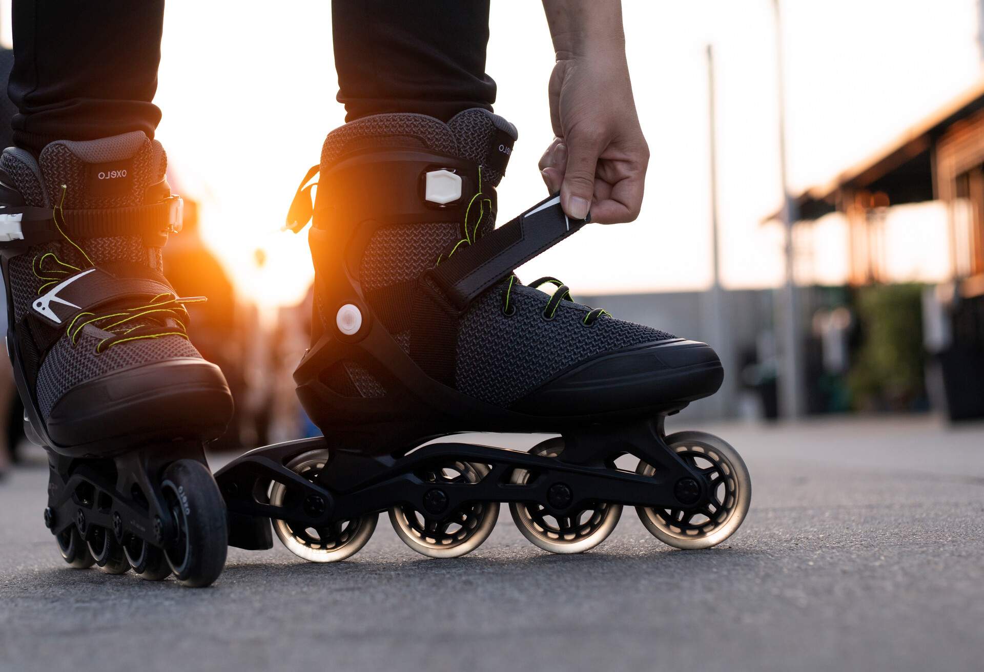 PEOPLE_ROLLERBLADE_INLINE_SKATE