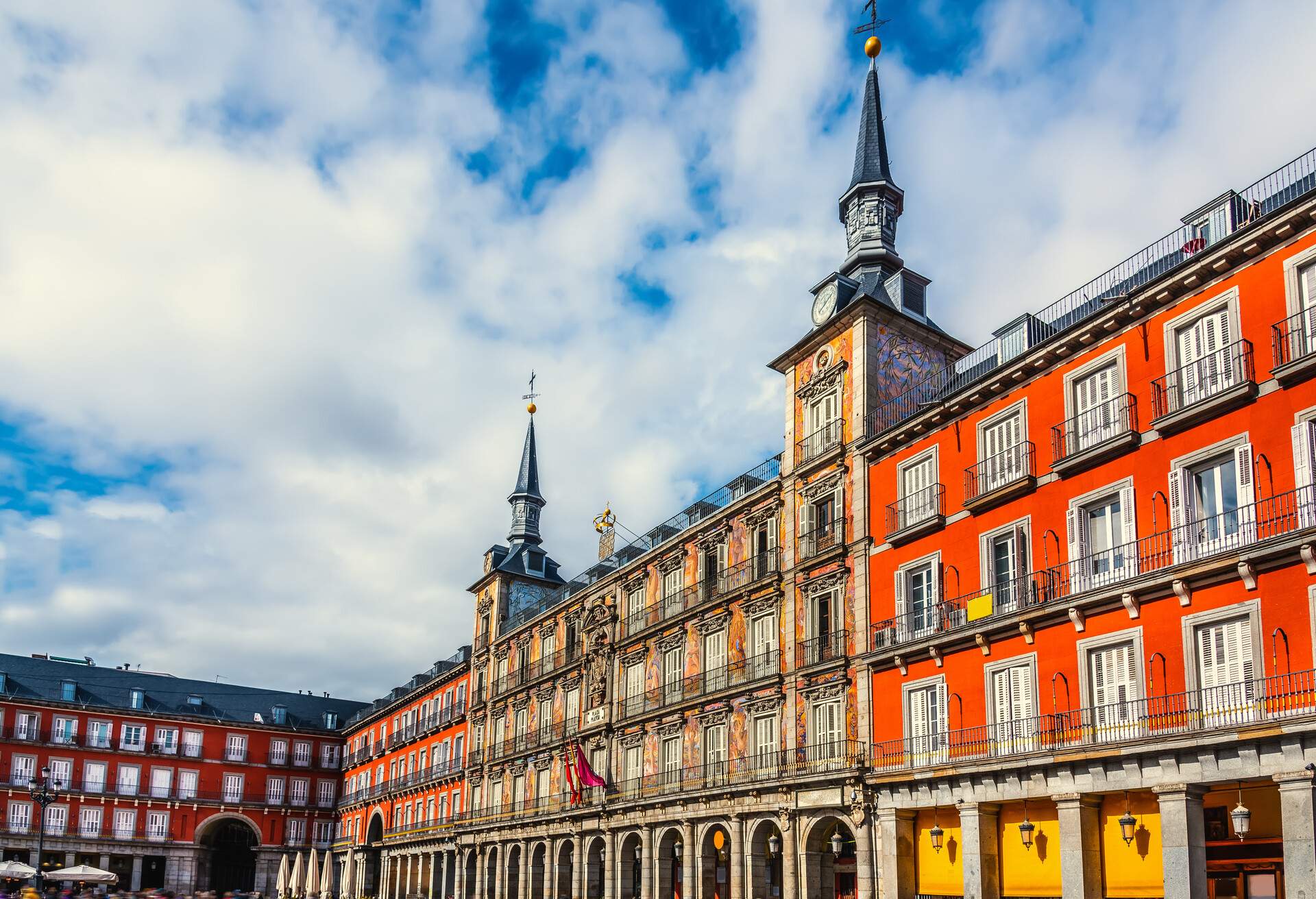 DEST_SPAIN_MADRID_PLAZA-MAYOR-shutterstock-portfolio_1645096804