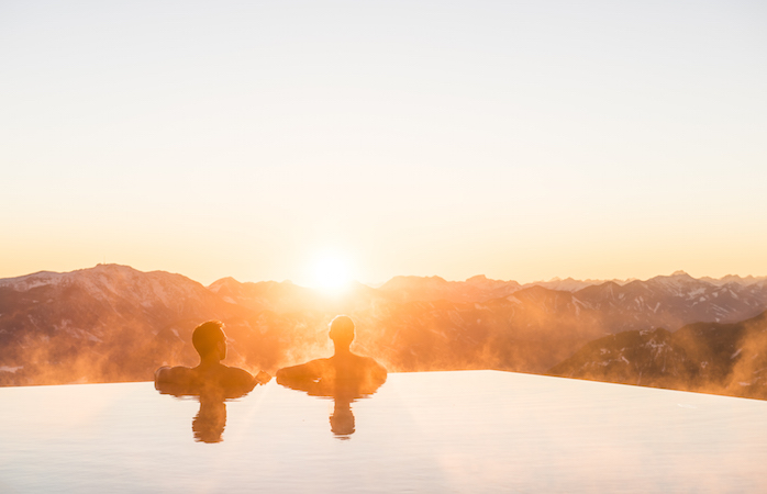 Infinity Pool des Alpinhotel Gacheiner, Gerlitzen, Österreich