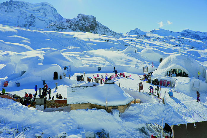 Cool Camping mit Bergpanorama