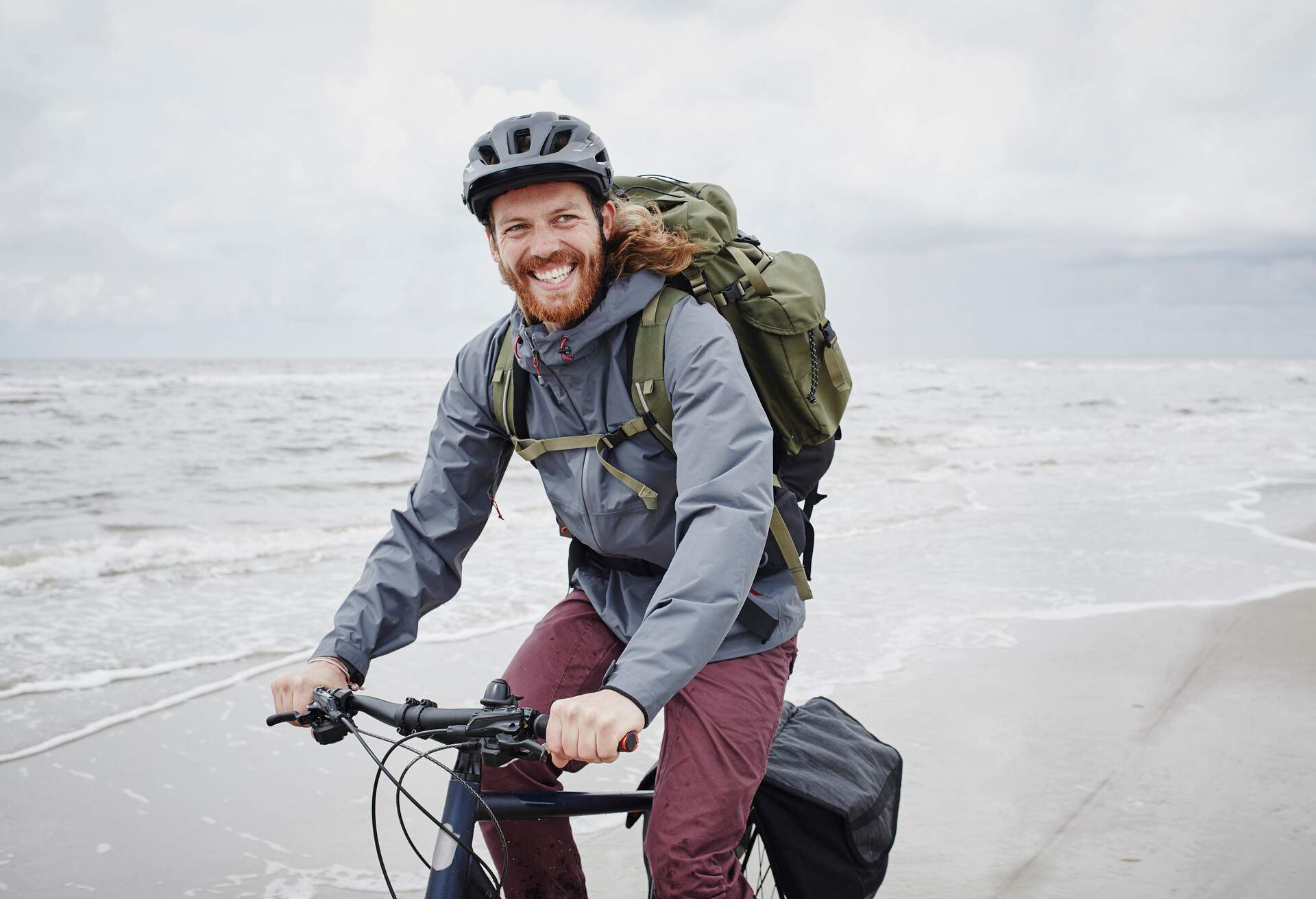 THEME_PEOPLE_MAN_BIKING_BICYCLE_GettyImages-717170705