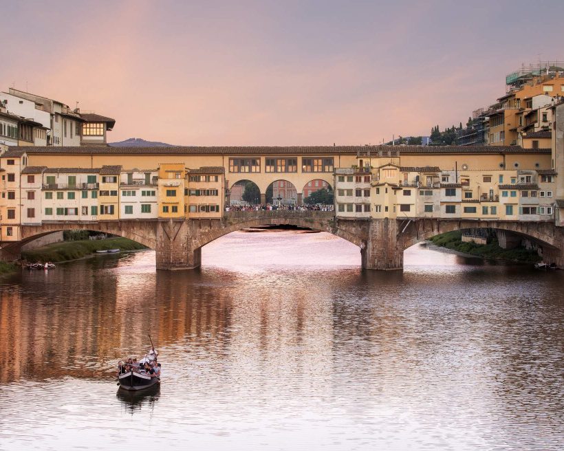 dest_italy_tuscany_florence_river-arno_gettyimages-615783860_universal_within-usage-period_66382.jpg