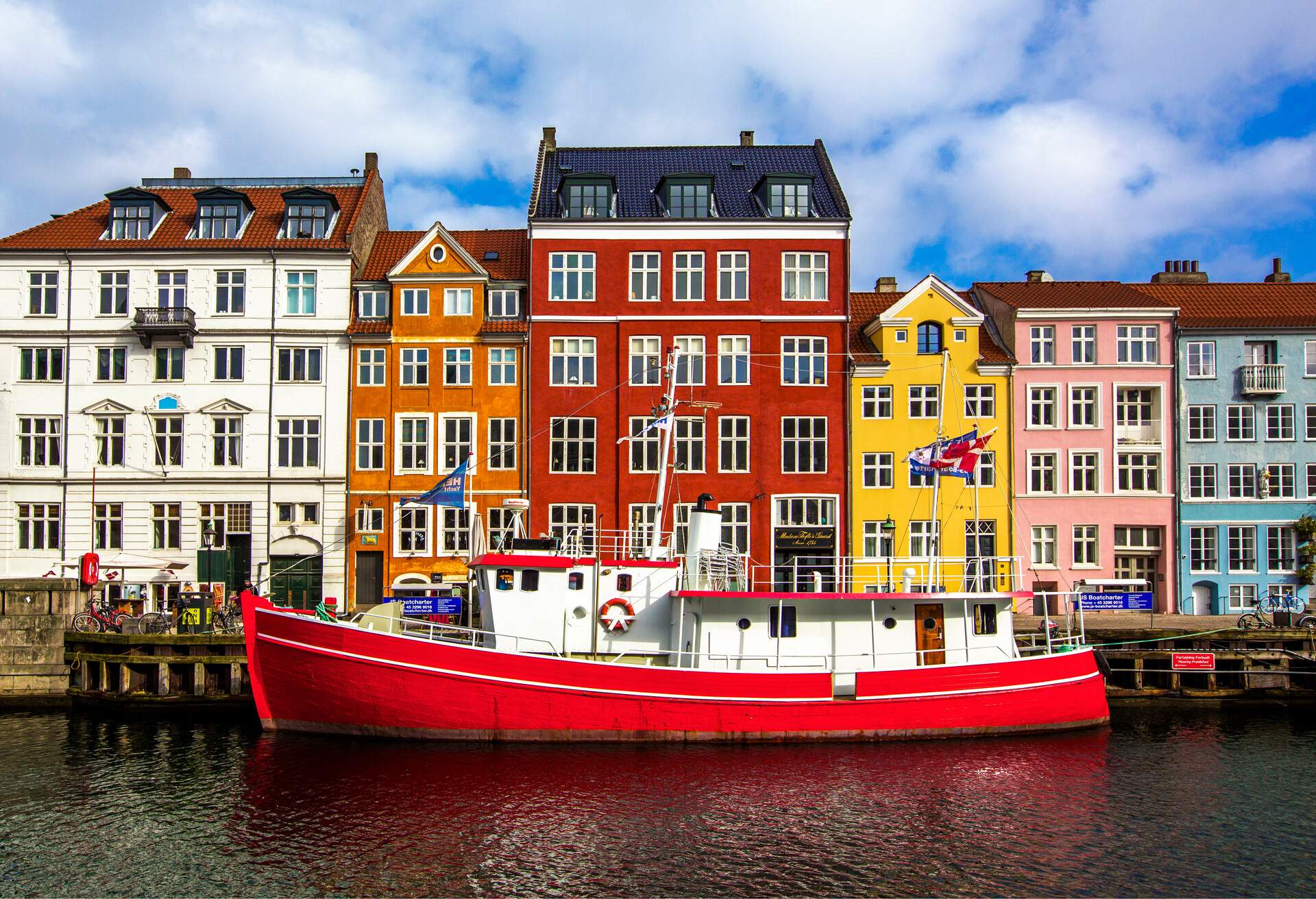 DEST_DENMARK_COPENHAGEN_NYHAVN_GettyImages-539781434.jpg