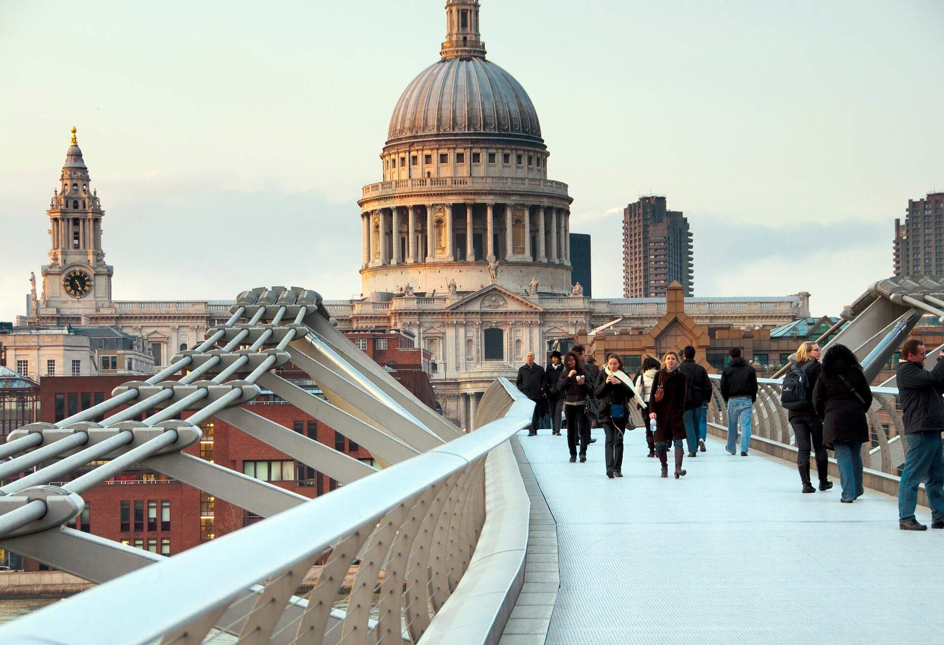 DEST_UK_ENGLAND_LONDON_GettyImages-122876385