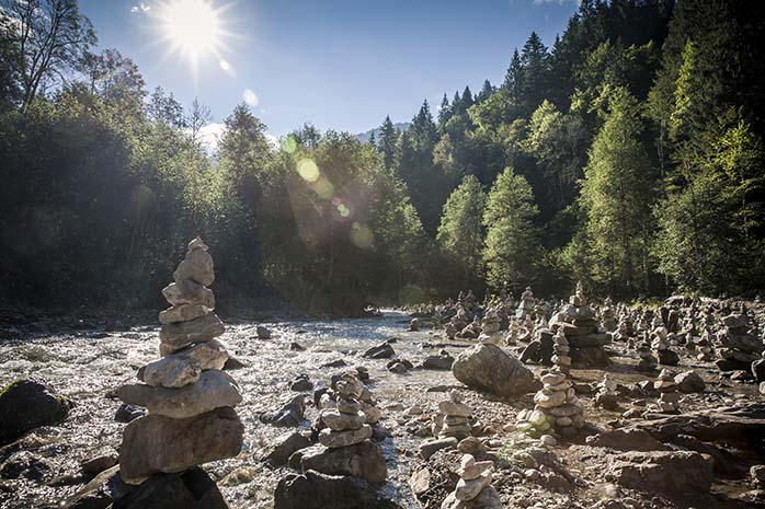 Partnachklamm /Partnach in Garmisch Patenkrichen, Klammwarte Leitg Rudi Achtner und Mitarbeiter Alfred Burkhard (Hut) +Sepp Weiss (Helm), bei Inspektion und Aufraeumarbeiten