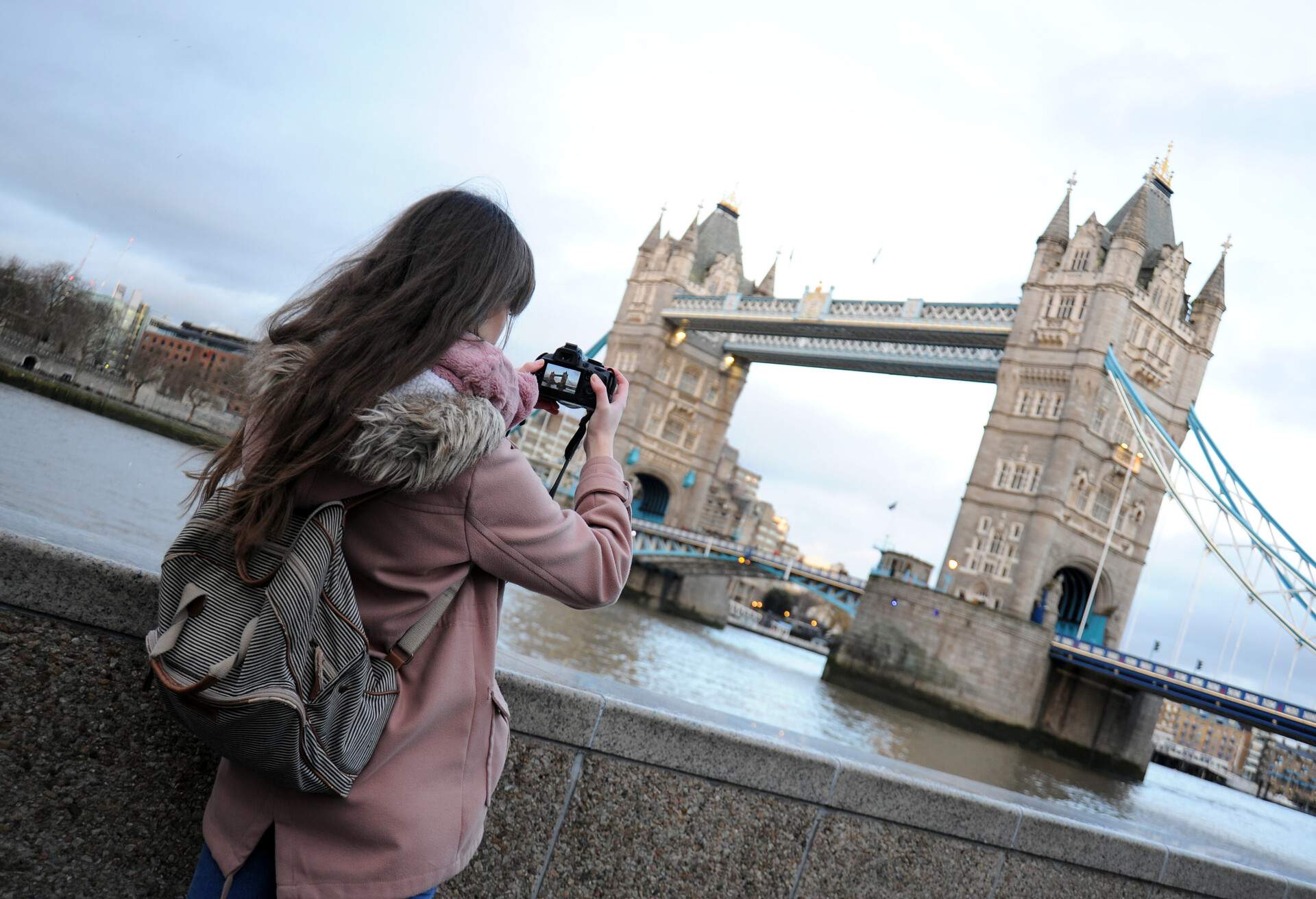 DEST_UK_ENGLAND_LONDON_THEME_DEVICE_GettyImages-671737850