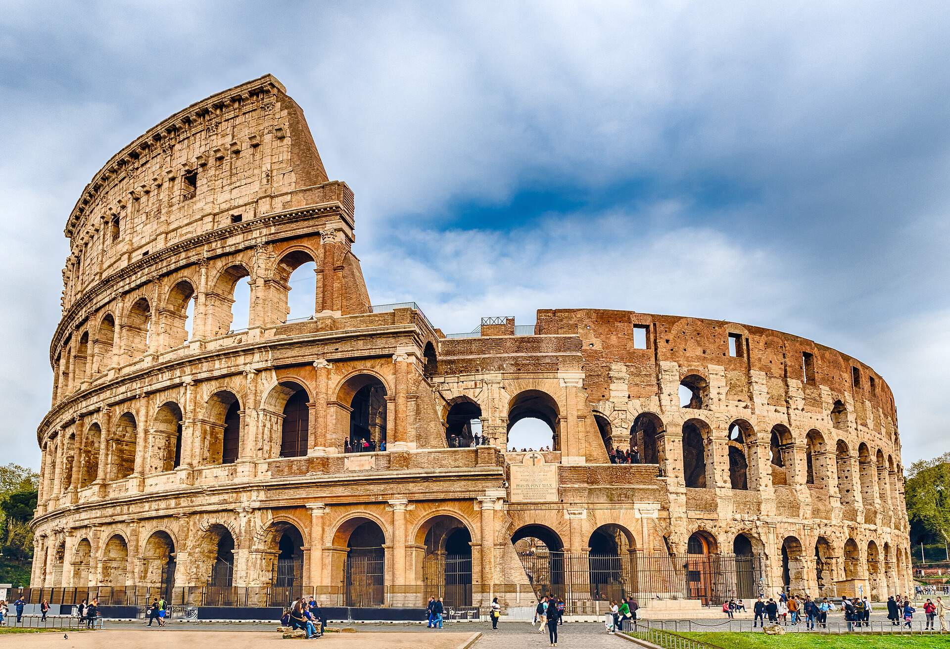 dest_italy_rome_coliseum_gettyimages