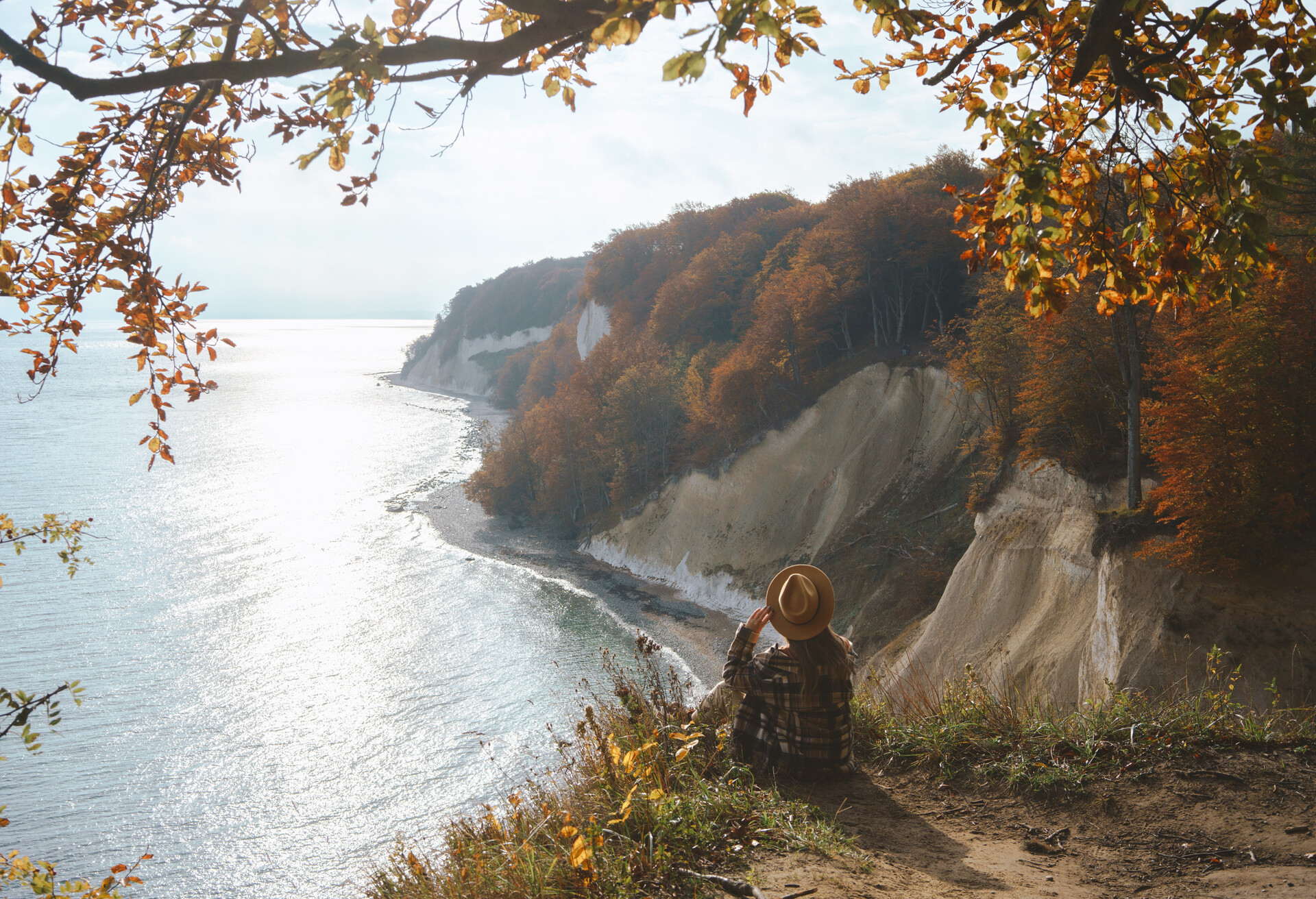 DEST_GERMANY_RÜGEN_FALL_AUTUMN_GettyImages-1282476034