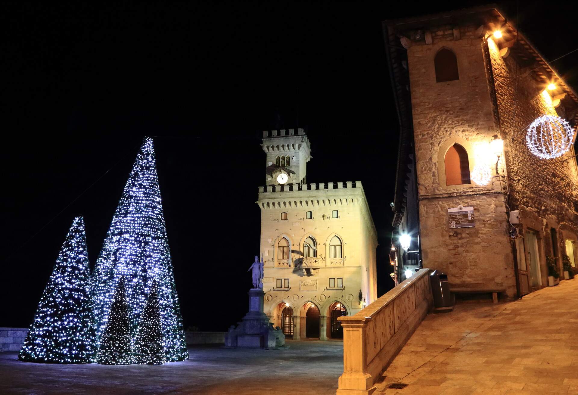 DEST_ITALY_SAN-MARINO_THEME_CHRISTMAS_HOLIDAY