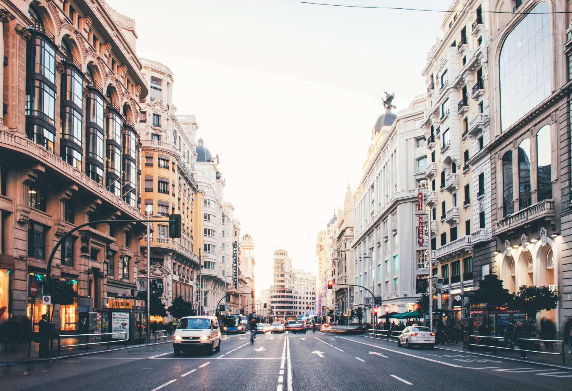 SPAIN_MADRID_BUSY-ROAD