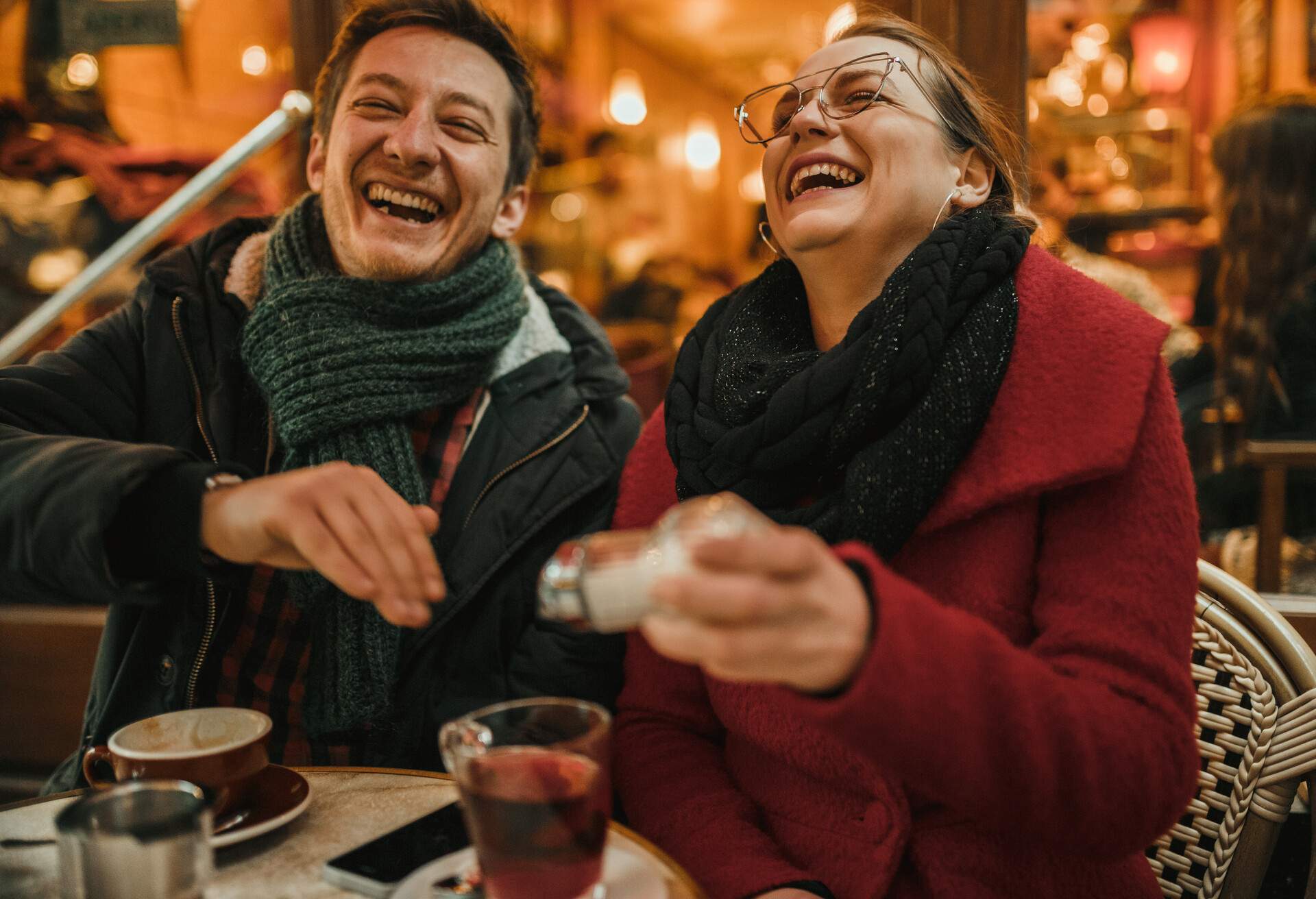 DEST_GERMANY_THEME_FRIENDS_WINTER_CAFE_GettyImages-1002087552