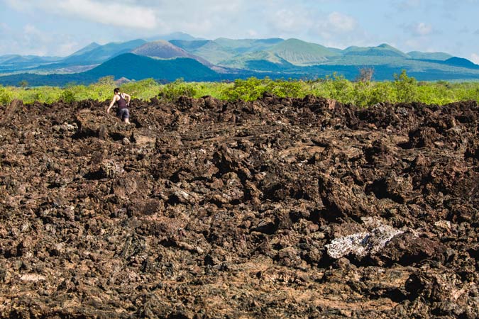  Das unheimliche Shetani-Lavafeld in Tsavo-Nationalpark in Kenia – ein vulkanischer Friedhof am Fuße der Chyulu-Hügel