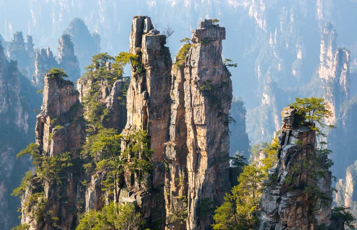  Die chinesische Provinz Hunan ist die Heimat dieser turmartigen Felssäulen 