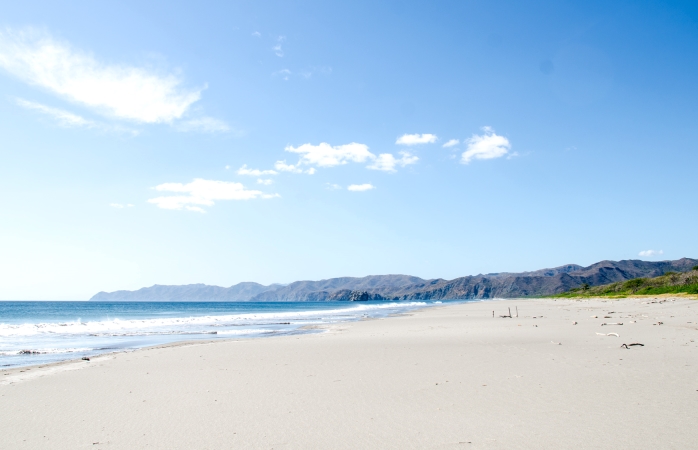 Der schöne Strand Playa Naranjo im Nordwesten von Costa Rica