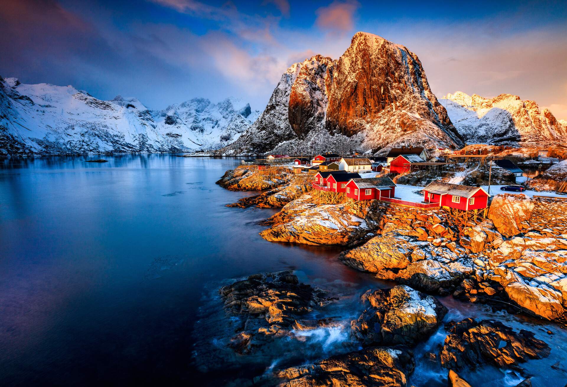 norway_riene_lofoten_fishing-village