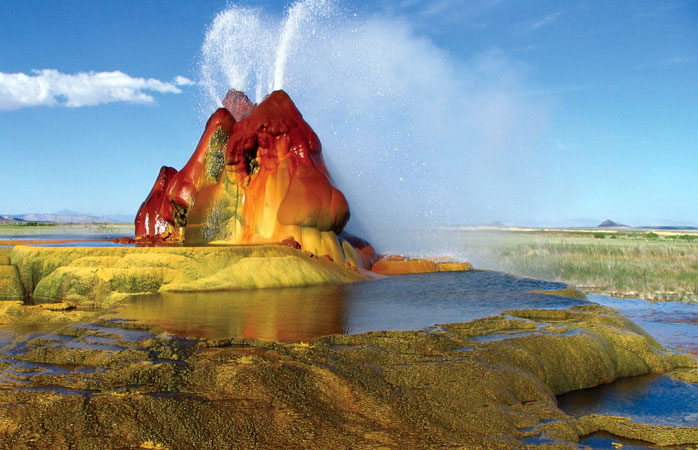  Der Fly Ranch-Geysir ist eine der kaleidoskopischsten Fontänen der Welt