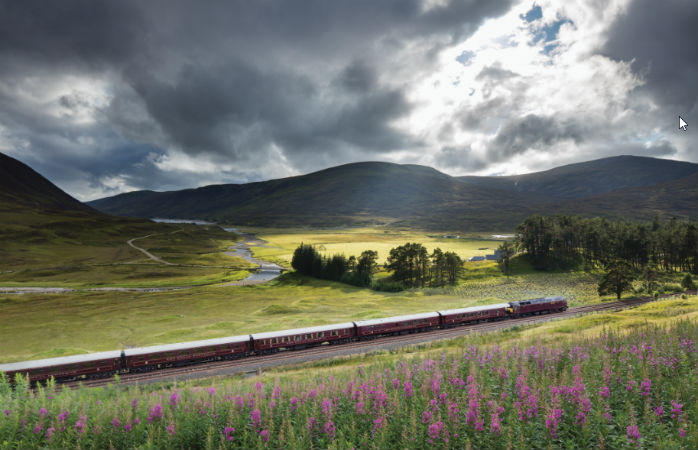 Genieße eine exklusive Zugfahrt durch die schottischen Highlands mit dem Royal Scotsman