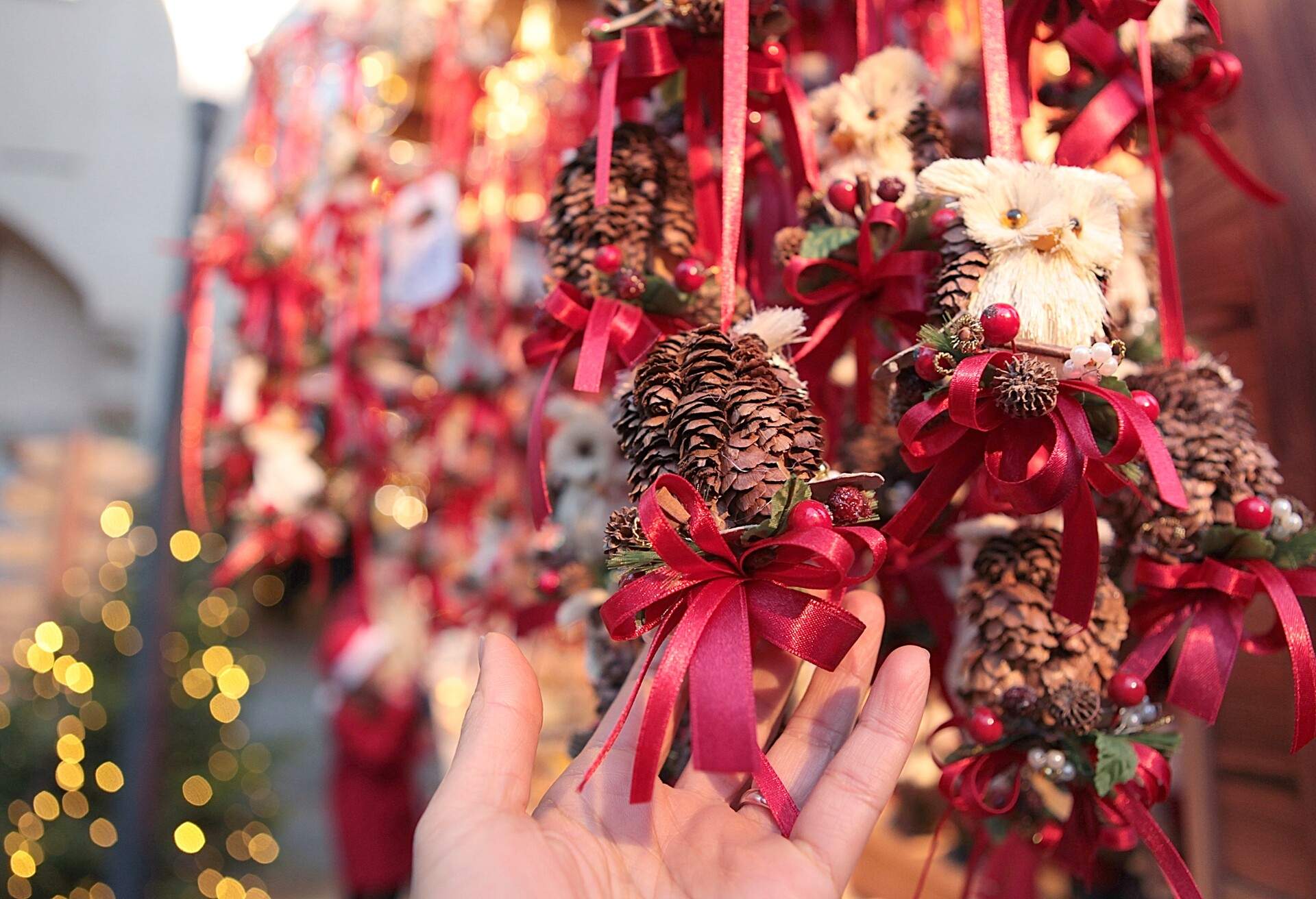 THEME_CHRISTMAS_MARKET_DECORATION_GettyImages-599967943