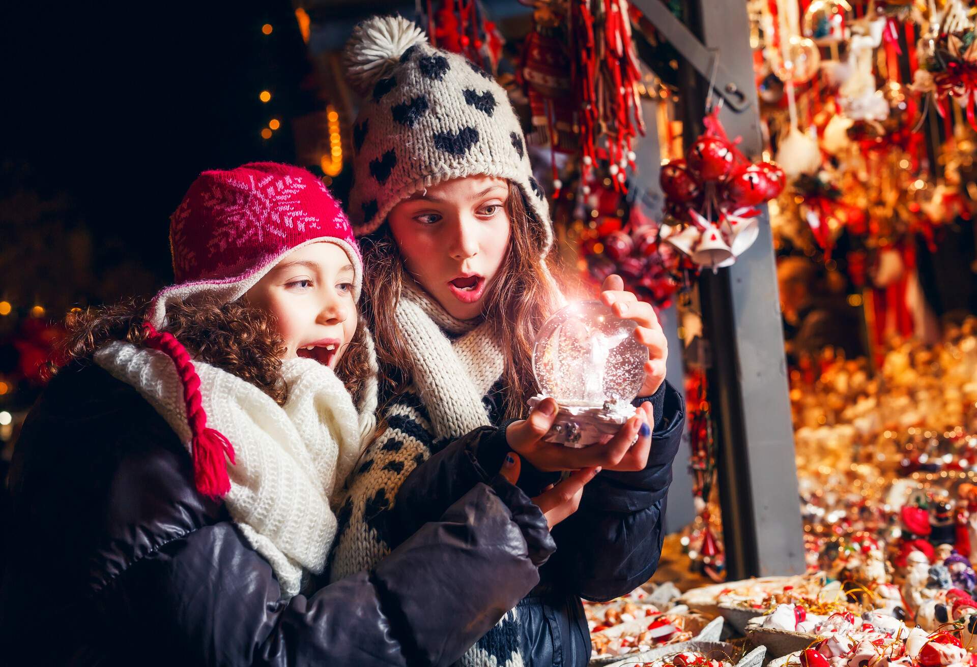 THEME_PEOPLE_CHILDREN_CHRISTMAS_MARKET_GettyImages-616068708