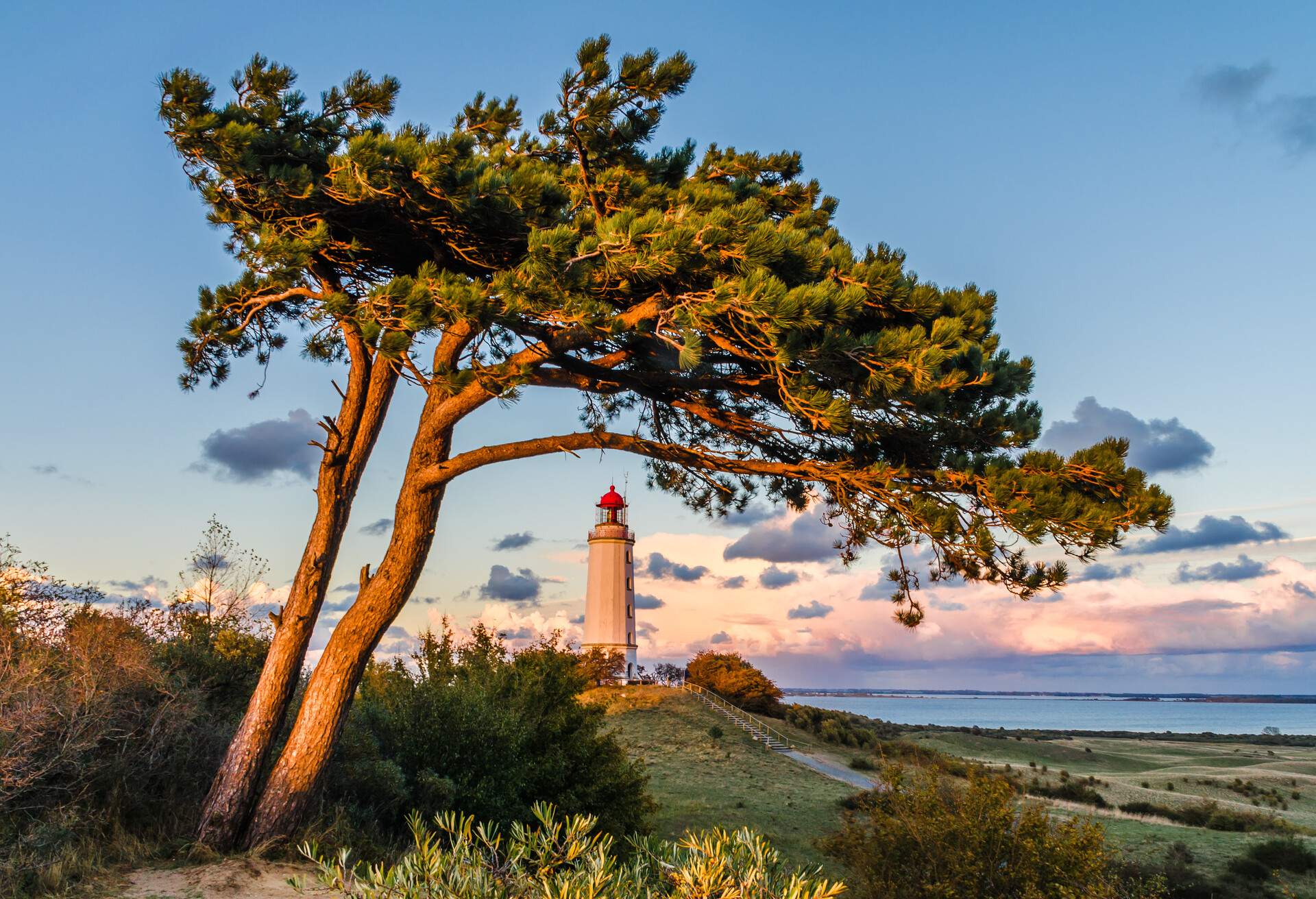 DEST_GERMANY_HIDDENSEE_Vorpommersche-Boddenlandschaft_GettyImages-1320538926