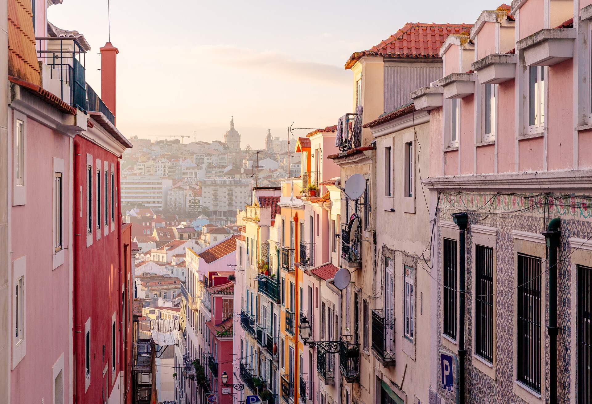 DEST_PORTUGAL_LISBON_SKYLINE_SUNSET_GettyImages