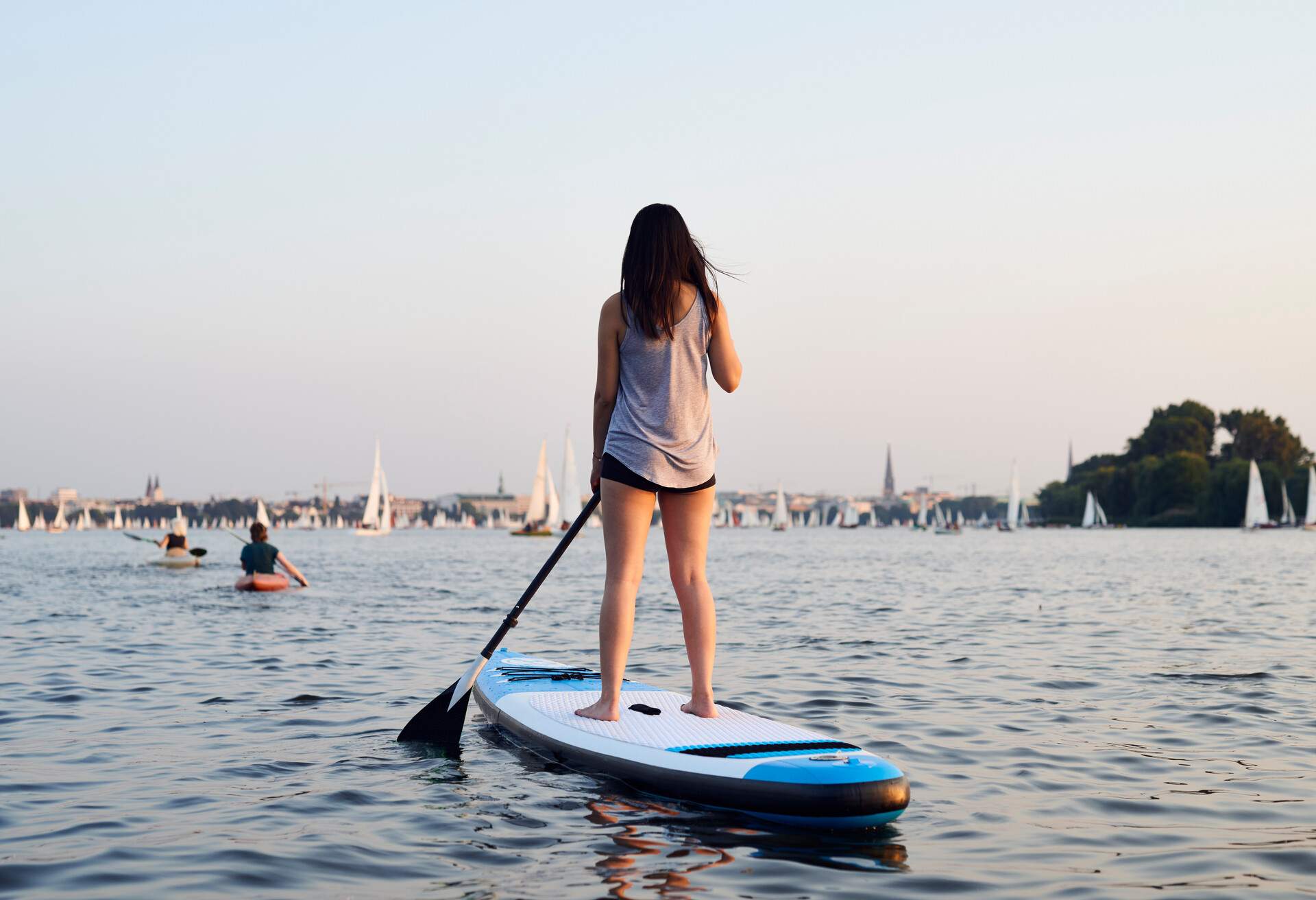 DEST_GERMANY_HAMBURG_THEME_PADDLEBOARDING_SUP_GettyImages-688026679