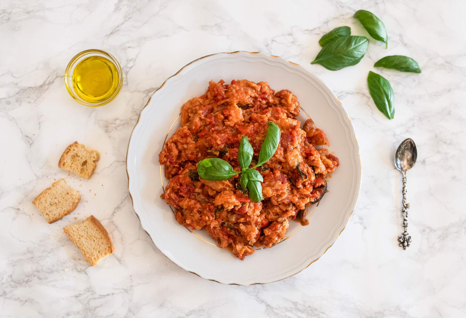 THEME_FOOD_Pappa al pomodoro_GettyImages-1203942380