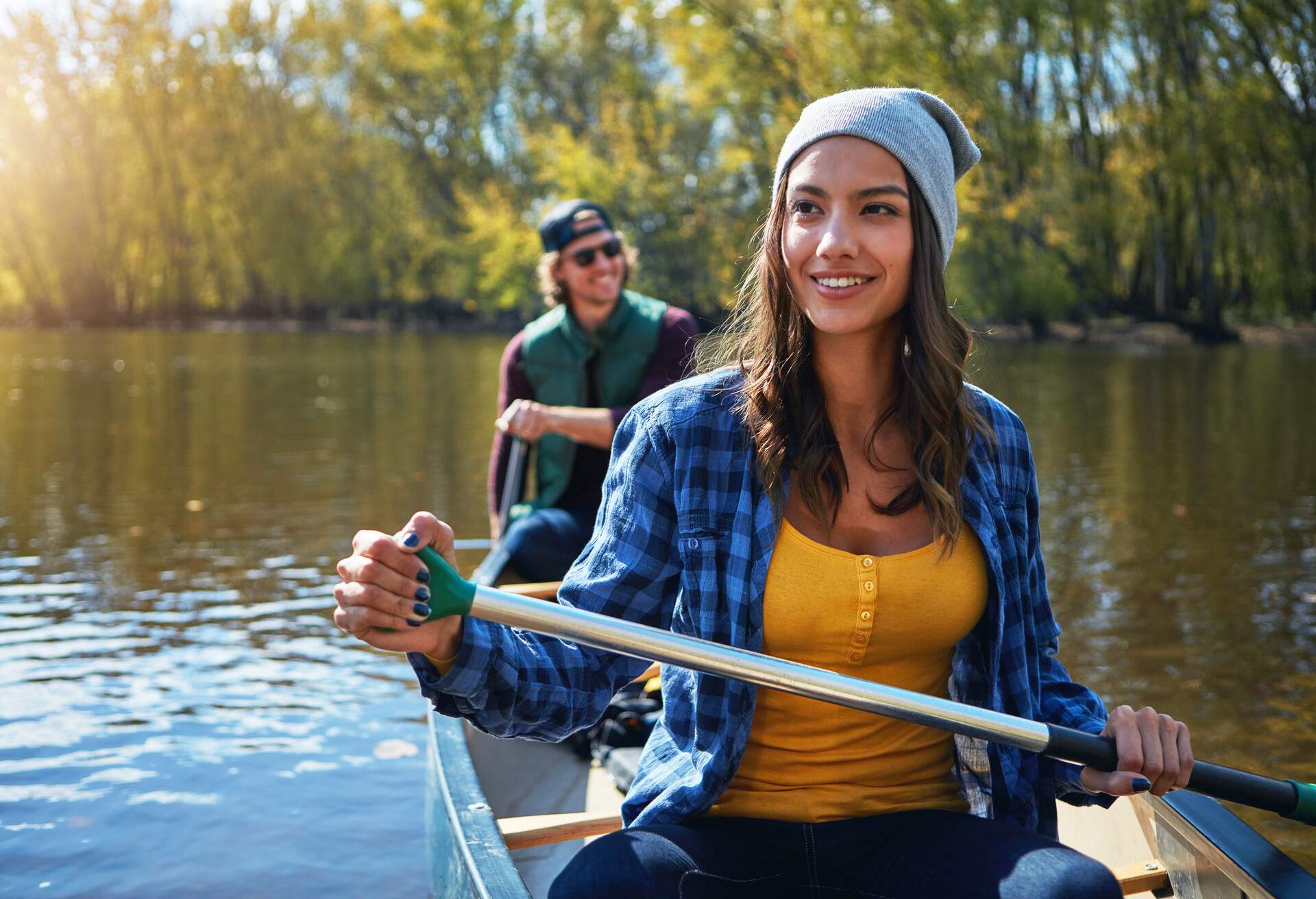 THEME_PEOPLE_COUPLE_ON_A_CANOE_GettyImages-661619192