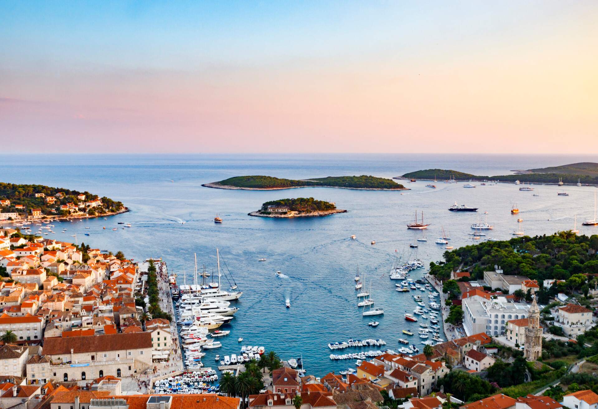 DEST_CROATIA_HVAR_GettyImages-1018868762