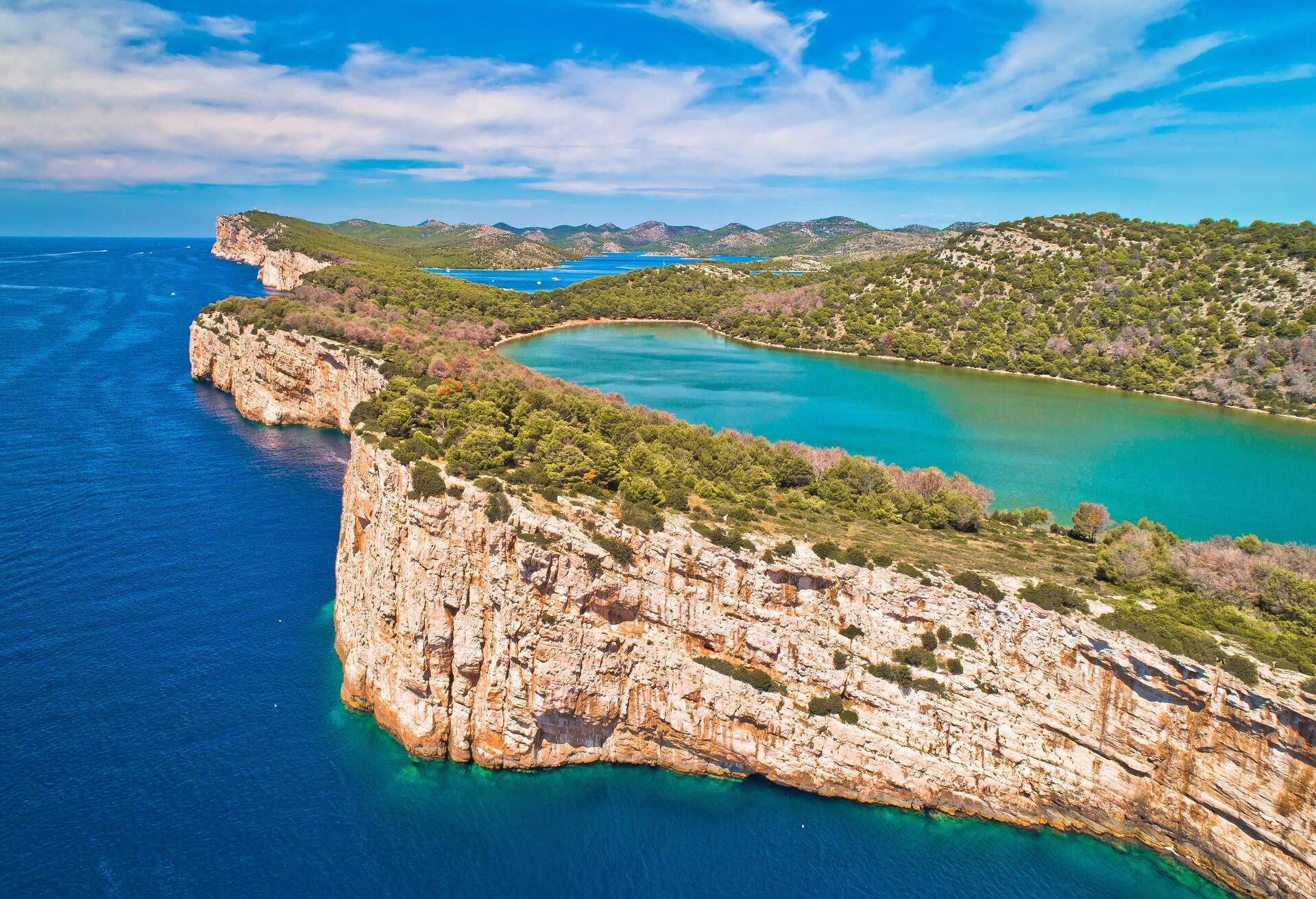 DEST_CROATIA_KORNATI_DUGI_OTOK_GettyImages-1196911233