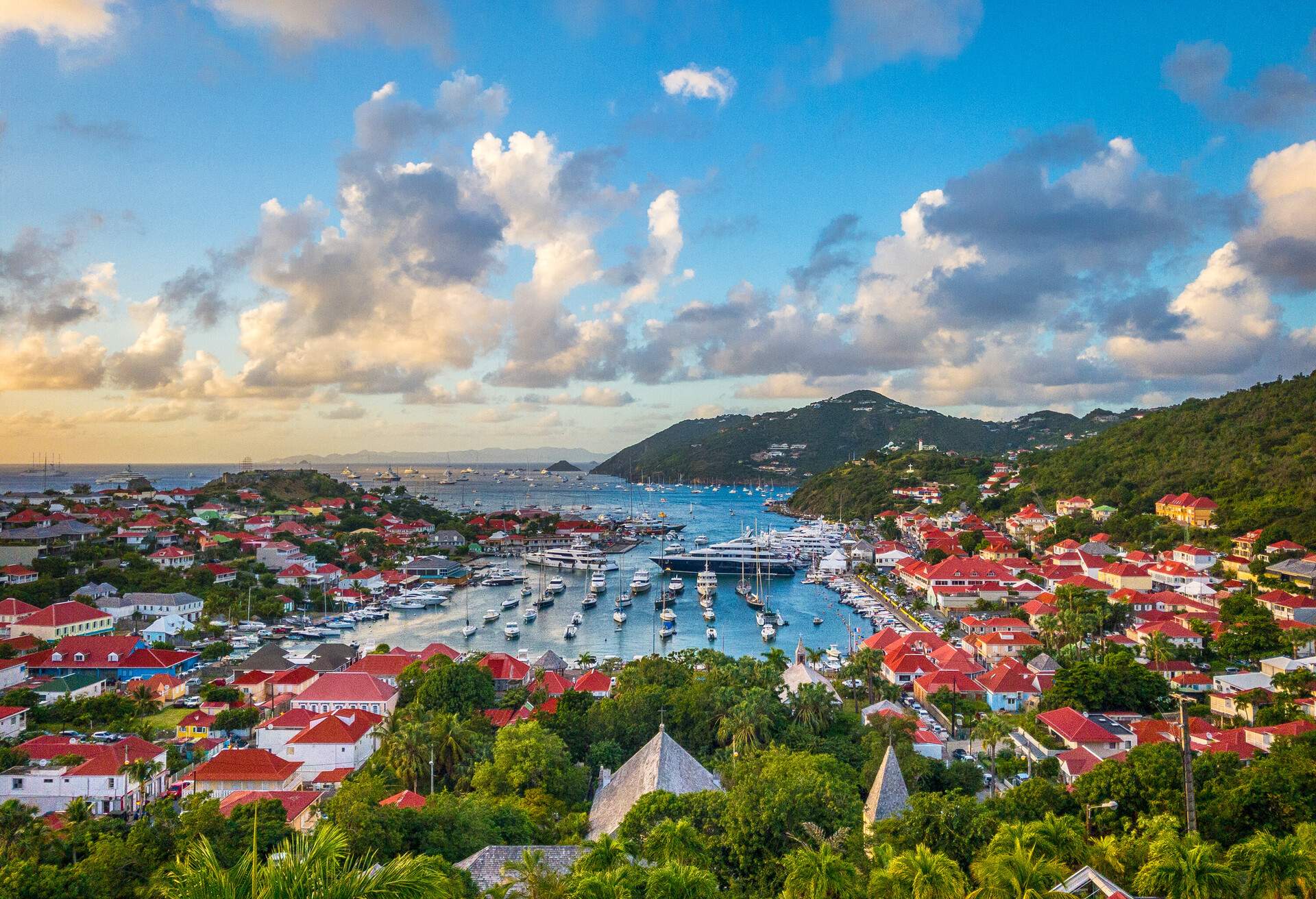 DEST_ST BARTS_SAINT-BARTHELEMY_GUSTAVIA HARBOR_shutterstock-portfolio_550131769