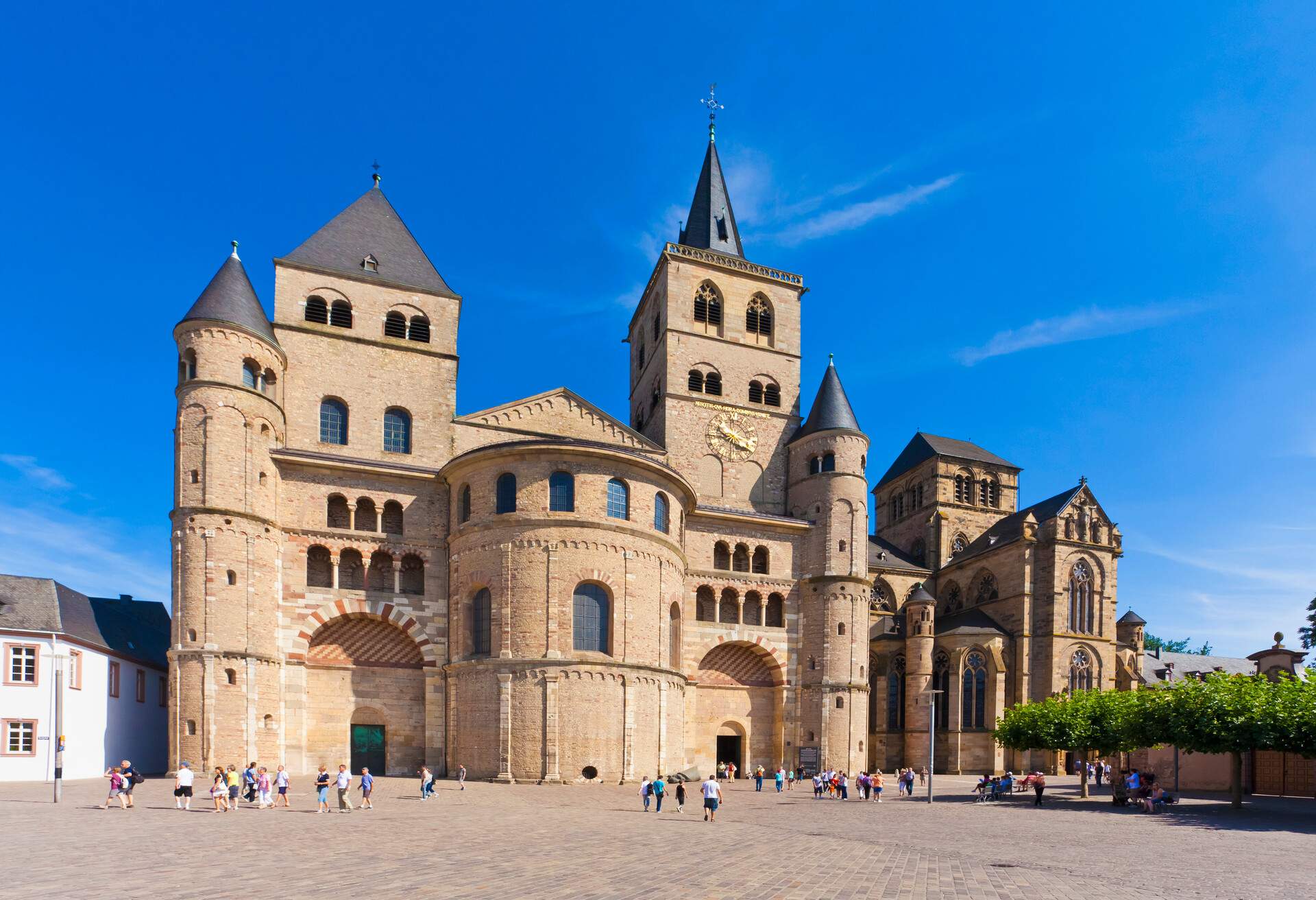 DEST_GERMANY_TRIER_ST-PETERS-DOME_GettyImages-175843744