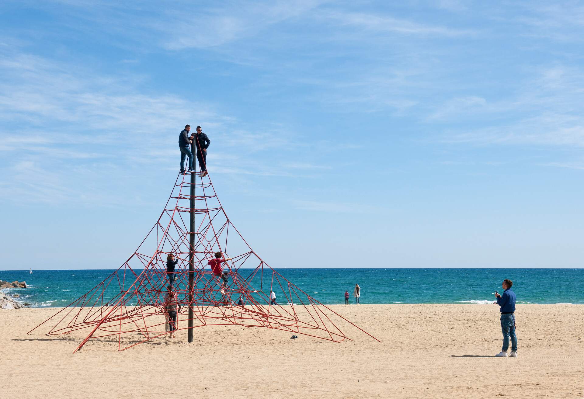 DEST_SPAIN_BARCELONA_Nova Icaria Beach_GettyImages-478811391