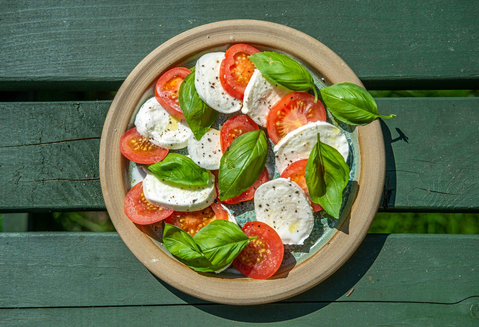 THEME_FOOD_CAPRESE_SALAD_GettyImages-1339066630