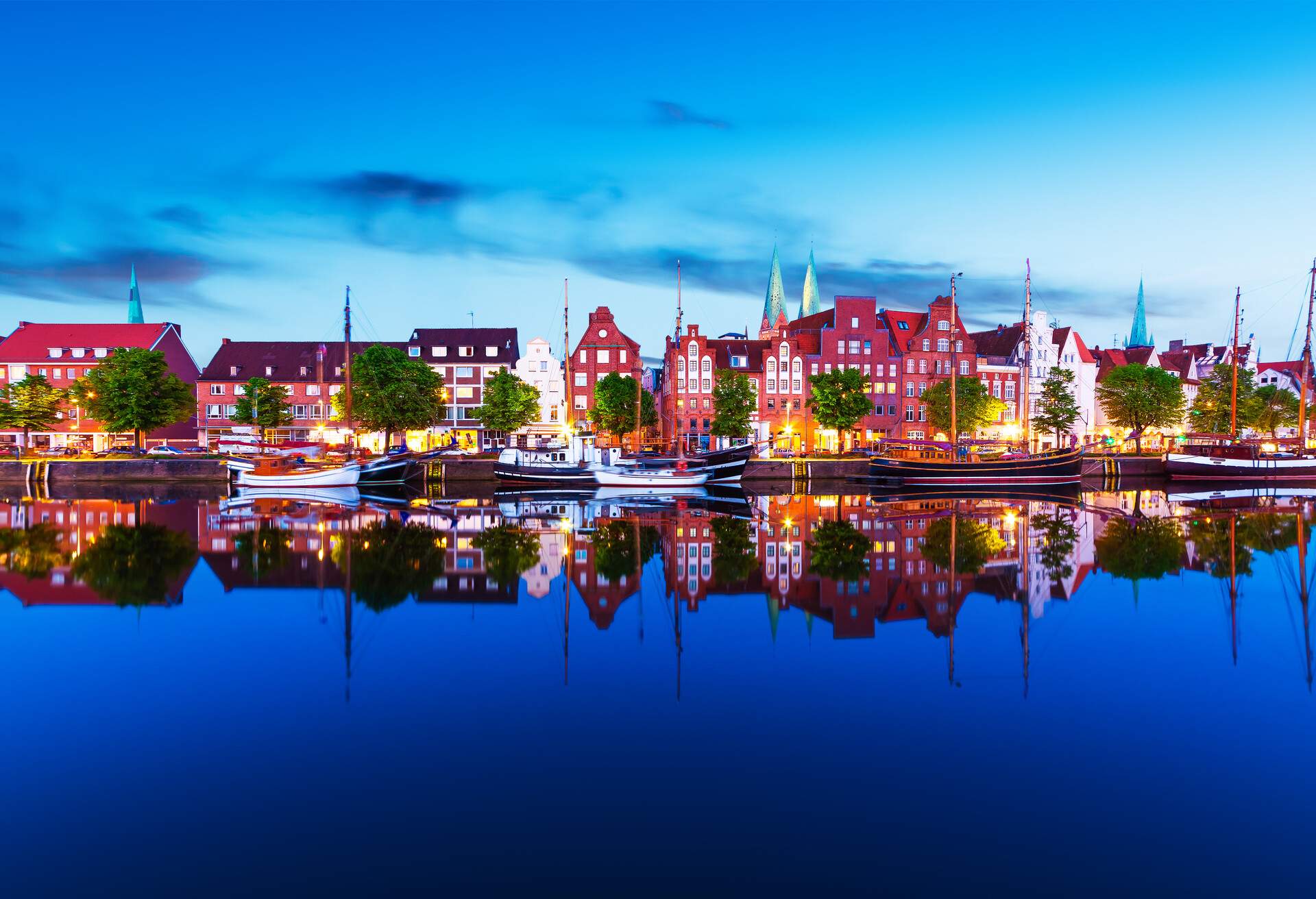 dest_germany_lubeck-shutterstock-premier_1168888186_universal_within-usage-period_30787