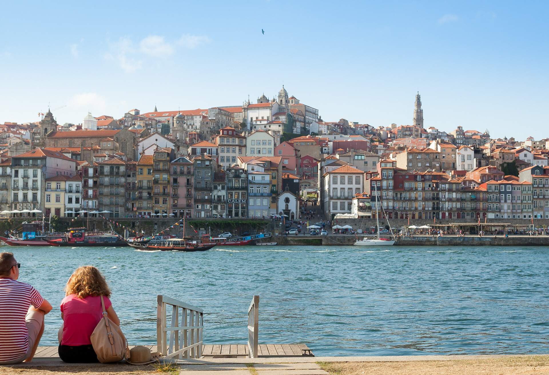 portugal_porto_south-side-douro-river_couple