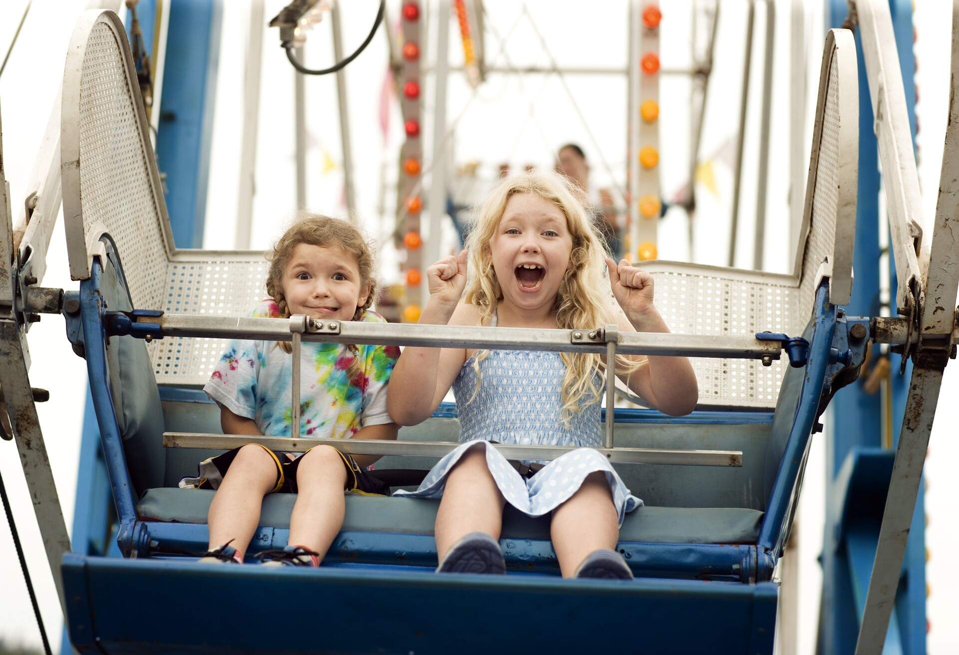theme_people_children_sisters_amusement-park_ferris-wheel-gettyimages-80119422_universal_within-usage-period_83349
