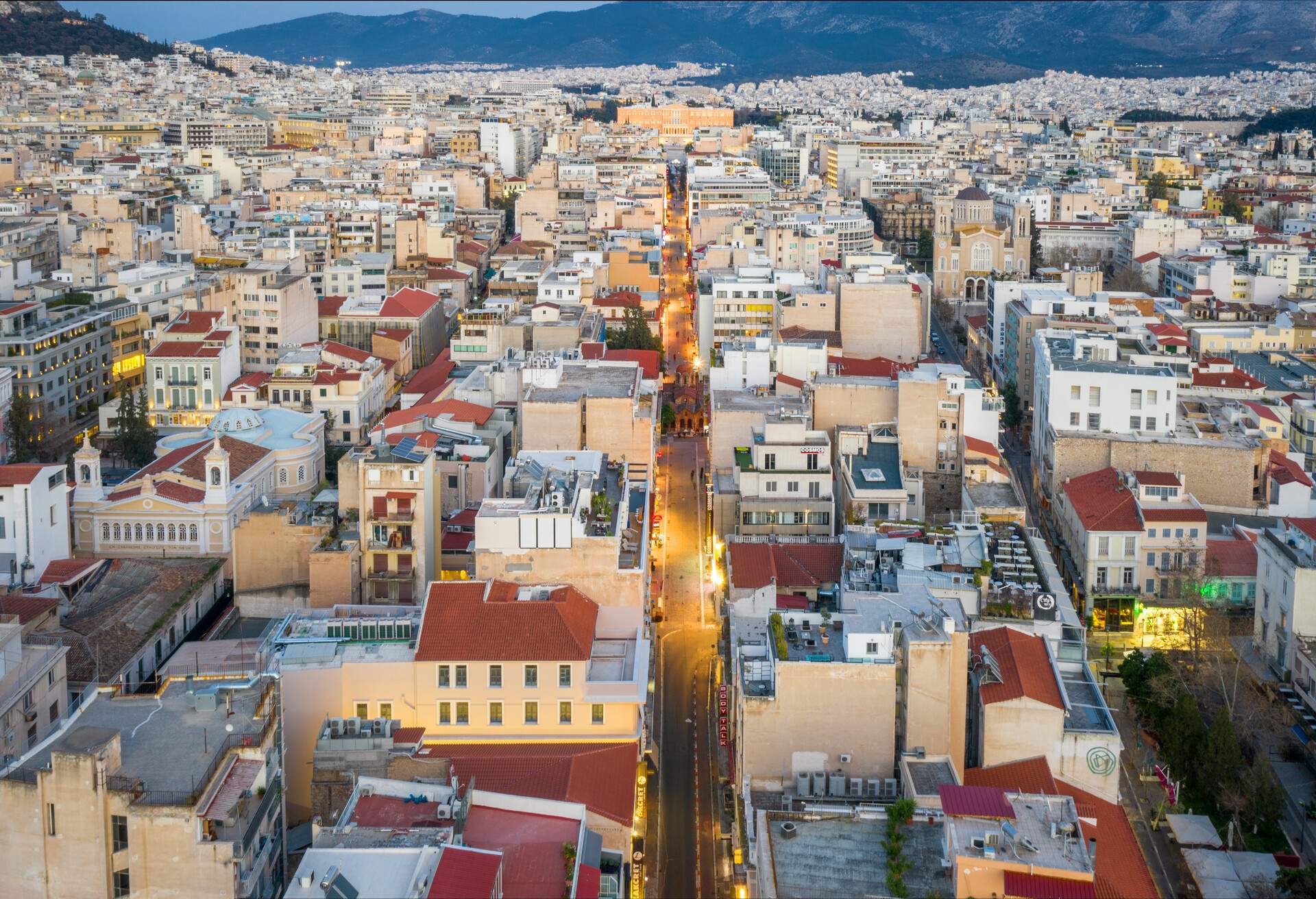 DEST_ATHENS_GREECE_ERMOU-STREET_GettyImages-1306640297