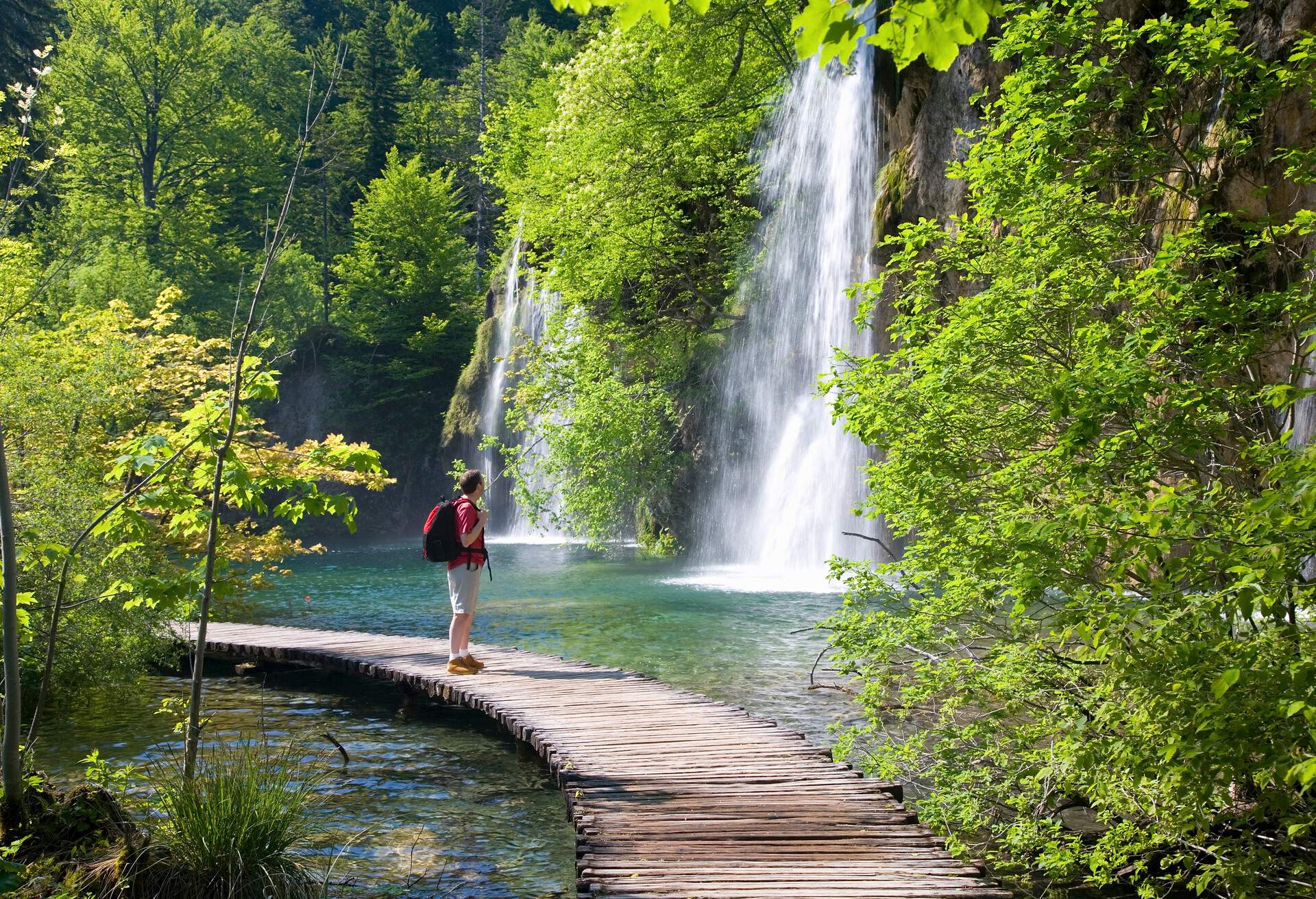 DEST_CROATIA_PLITVICE-NATIONAL-PARK_Mali-Prstavac-Falls_GettyImages-148880453